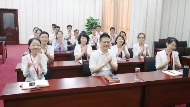 東方龍商務(wù)舉行投資選址項目評估會,將于8月份集中對接政府園區(qū) 東方龍商務(wù)舉行投資選址項目評估會,將于8月份集中對接政府園區(qū)