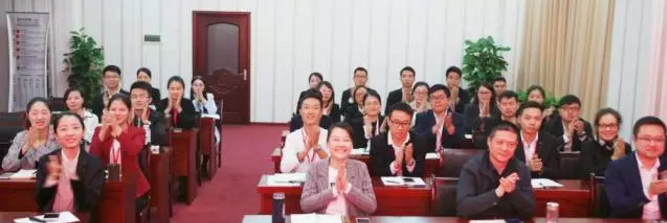 舉行投資選址項(xiàng)目評(píng)估會(huì)，多個(gè)項(xiàng)目將于近期在上?？偛俊⑸钲诜止九c相關(guān)政府園區(qū)進(jìn)行對(duì)接