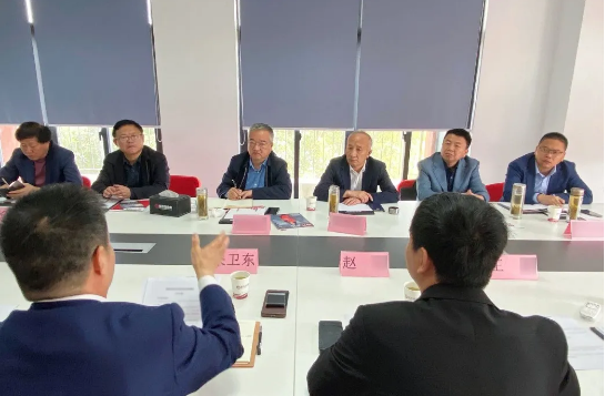 政企眼里的東方龍商務(wù):比政府更懂企業(yè)、比企業(yè)更懂政府 政企眼里的東方龍商務(wù):比政府更懂企業(yè)、比企業(yè)更懂政府