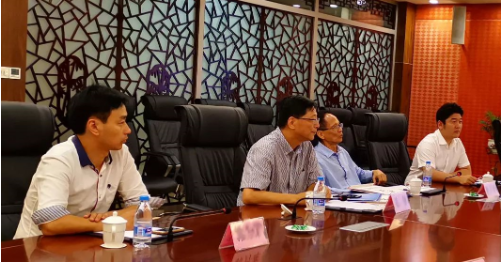 陪同政府園區(qū)赴高檔面料投資選址項目方對接考察,推動地方紡織服裝產(chǎn)業(yè)轉(zhuǎn)型升級 陪同政府園區(qū)赴高檔面料投資選址項目方對接考察,推動地方紡織服裝產(chǎn)業(yè)轉(zhuǎn)型升級