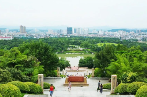 助力廣西百色右江區(qū)委托招商引資，加快新舊動能轉(zhuǎn)換