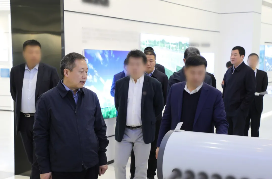 全速推進投資選址項目早落地、早投產(chǎn)！黑龍江某地方政府實地考察清潔能源設(shè)備制造企業(yè)
