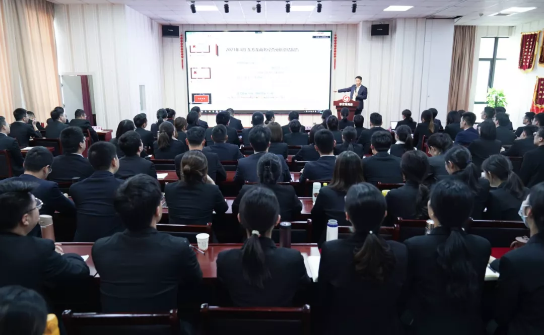 以“四輪驅(qū)動(dòng)”為核心，保持健康發(fā)展態(tài)勢！東方龍商務(wù)集團(tuán)4月份月度總結(jié)會(huì)圓滿舉行