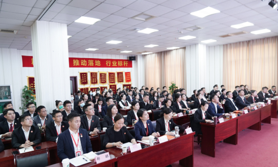 以“四輪驅(qū)動(dòng)”為核心，保持健康發(fā)展態(tài)勢！東方龍商務(wù)集團(tuán)4月份月度總結(jié)會(huì)圓滿舉行
