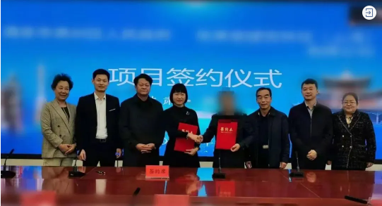  今日，由集團(tuán)精準(zhǔn)推介的兩個(gè)優(yōu)質(zhì)投資選址項(xiàng)目分別與甘肅某地方政府、陜西某地方政府成功簽訂投資協(xié)議