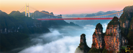 集團(tuán)全力助推湖南吉首市委托招商招商引資，打造產(chǎn)業(yè)發(fā)展新地標(biāo)
