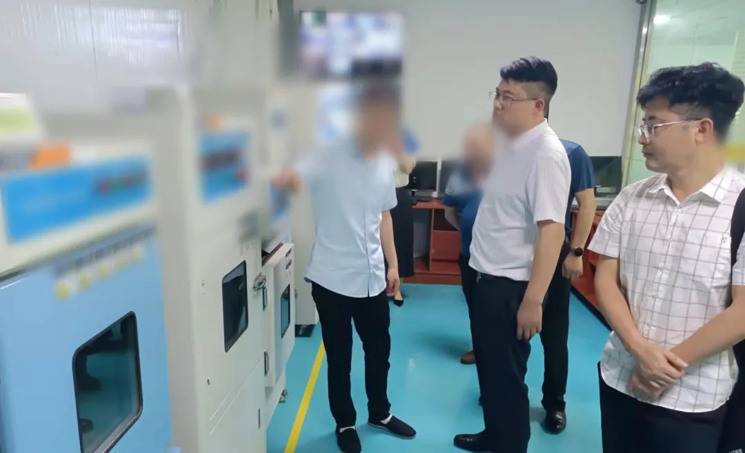 5月24日，集團(tuán)成功推動(dòng)高品質(zhì)聚合物電池投資選址項(xiàng)目對(duì)接湖南某地方政府