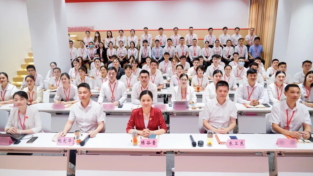 燃情征戰(zhàn)，決勝?zèng)Q戰(zhàn)下半年！東方龍商務(wù)集團(tuán)成功舉行6-7月份月度總結(jié)會(huì)