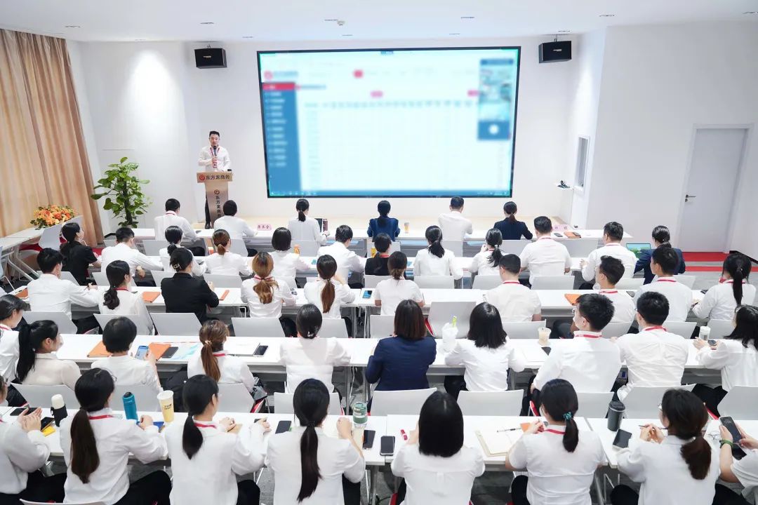提振信心，練好“內(nèi)功”，開(kāi)拓市場(chǎng)！9月中旬，集團(tuán)成功通過(guò)27個(gè)優(yōu)質(zhì)投資選址項(xiàng)目