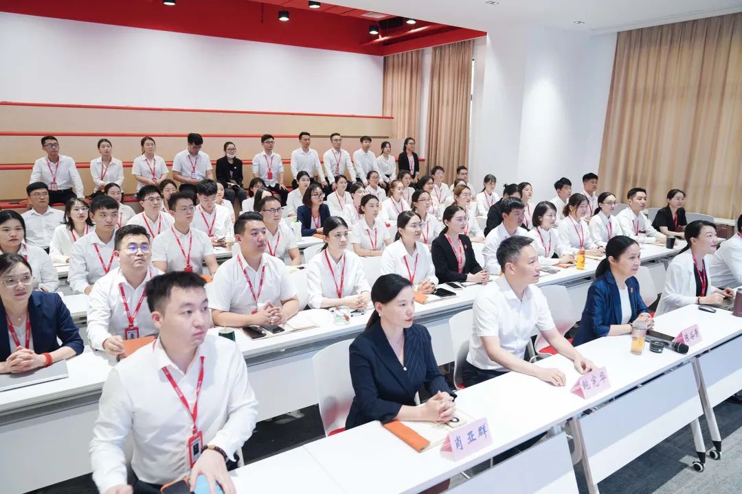 提振信心，練好“內(nèi)功”，開(kāi)拓市場(chǎng)！9月中旬，集團(tuán)成功通過(guò)27個(gè)優(yōu)質(zhì)投資選址項(xiàng)目