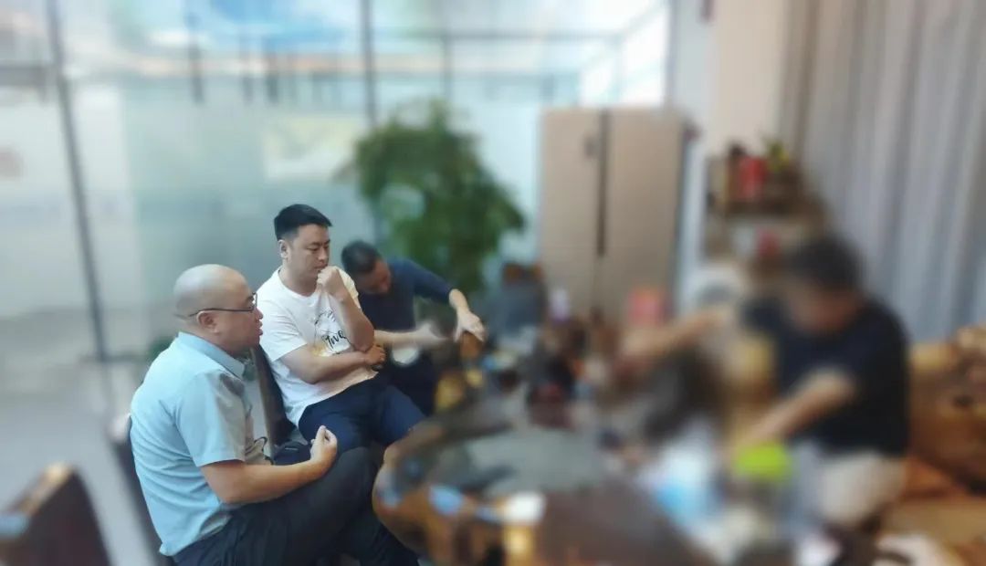 項目落地周期短、見效快！重慶某地方政府實地考察高品質(zhì)鋼化膜生產(chǎn)擴(kuò)建投資選址項目