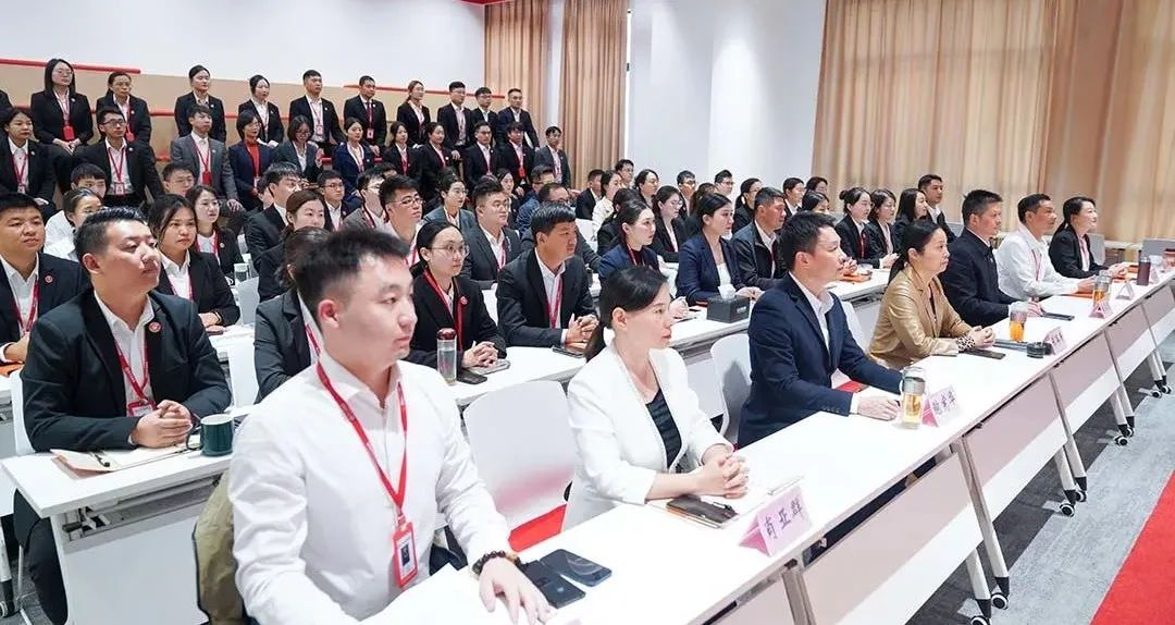 【月度總結(jié)】喜迎進博，奮戰(zhàn)百日，決勝2022！東方龍商務集團成功舉行9月份月度總結(jié)會