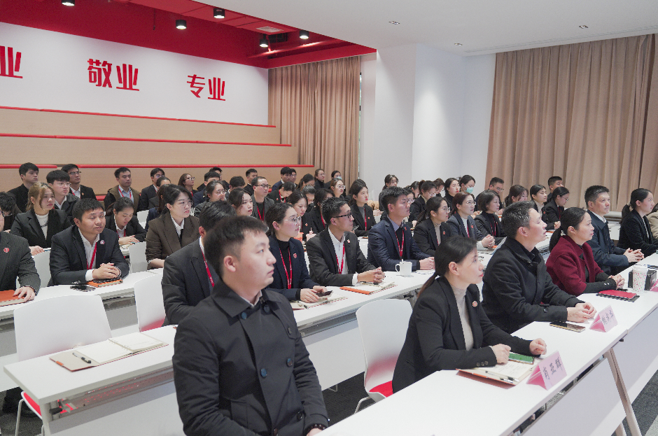 全力搶項(xiàng)目，拓市場，拼落地！12月上旬，集團(tuán)成功通過34個(gè)優(yōu)質(zhì)投資選址項(xiàng)目