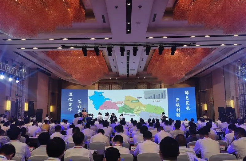 投資20億+25億，打造規(guī)?；鞅奔埗?！集團(tuán)成功推動(dòng)品牌紙制品擴(kuò)建投資選址項(xiàng)目落戶甘肅平?jīng)龀缧趴h