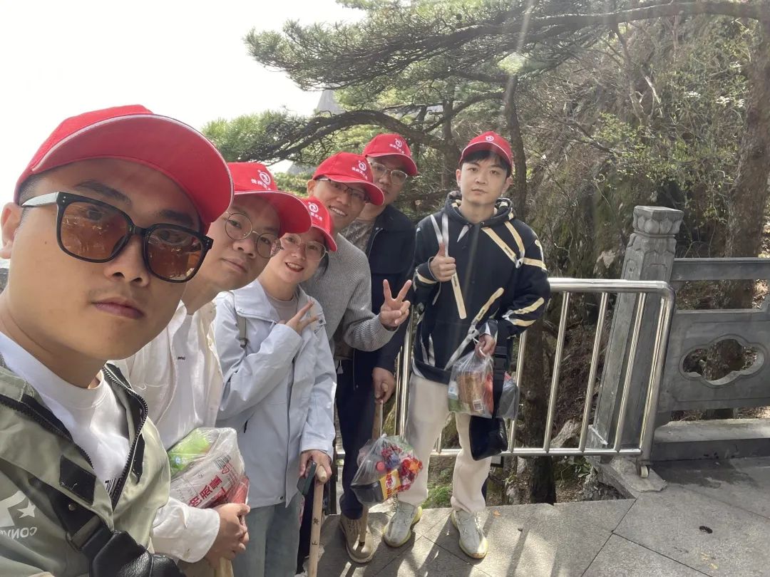 東方龍商務(wù)與春天有個約會！集團100余人赴安徽黃山“團建”，太嗨了！“奔跑二季度”——我們準備好了！