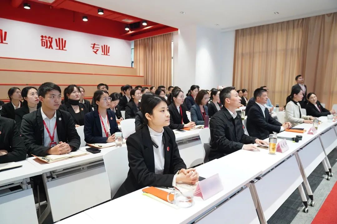 走進(jìn)東方龍、牽手東方龍、成就招商之路！4月中旬，集團(tuán)31個(gè)優(yōu)質(zhì)投資選址項(xiàng)目成功通過(guò)評(píng)估