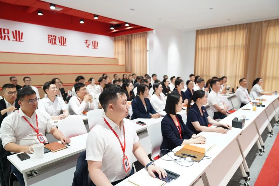從心出發(fā)，向心而行！東方龍商務(wù)集團(tuán)組織《十年發(fā)展與心性領(lǐng)導(dǎo)力》主題培訓(xùn)！
