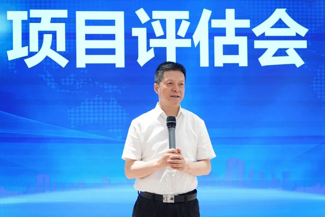 以項(xiàng)目開(kāi)發(fā)之“強(qiáng)”支撐集團(tuán)發(fā)展之“穩(wěn)”！6月上旬，集團(tuán)共38個(gè)優(yōu)質(zhì)投資選址項(xiàng)目通過(guò)評(píng)估