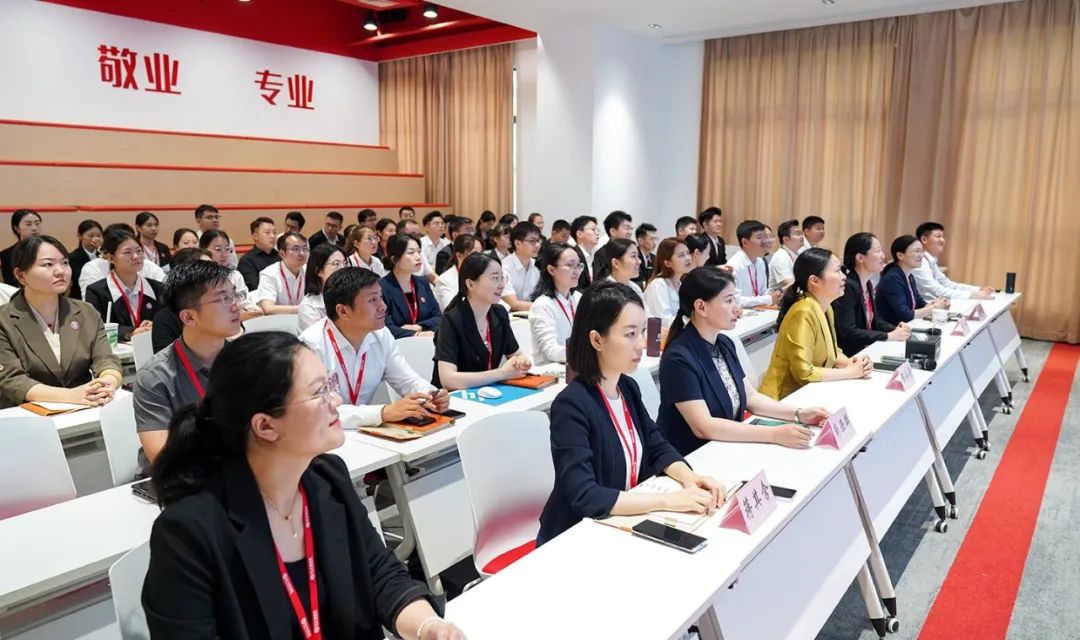 集團(tuán)項(xiàng)目開(kāi)發(fā)工作全面提速提質(zhì)提效！6月中旬，集團(tuán)共38個(gè)優(yōu)質(zhì)投資選址項(xiàng)目通過(guò)評(píng)估