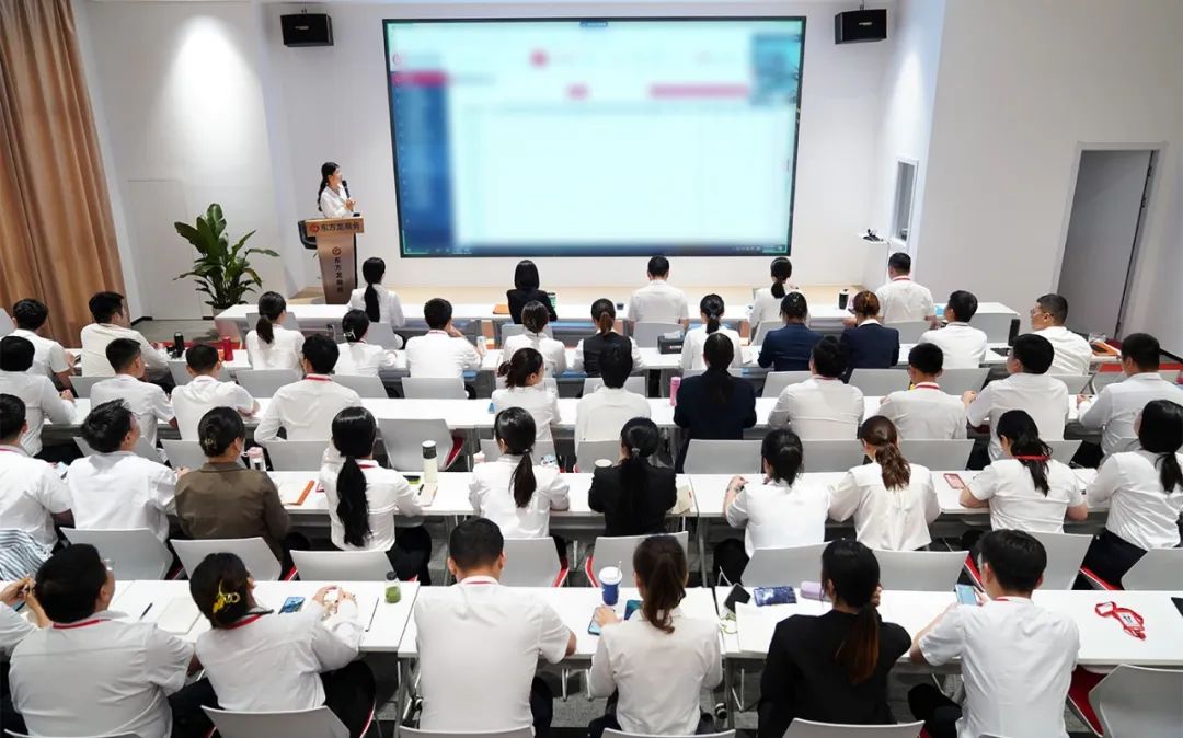 放大項(xiàng)目開(kāi)發(fā)量，提振發(fā)展精氣神！9月上旬，集團(tuán)共34個(gè)優(yōu)質(zhì)投資選址項(xiàng)目通過(guò)評(píng)估