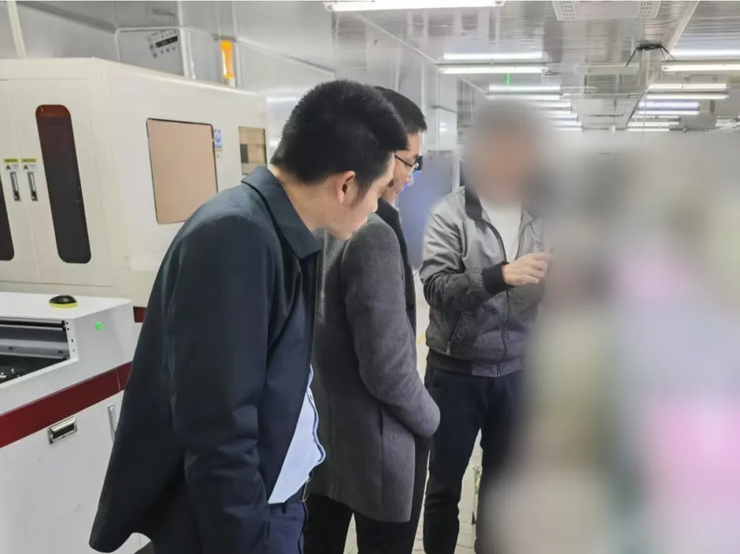 高新技術(shù)企業(yè)，客戶群體穩(wěn)定性高、知名度高！湖南某地方政府實(shí)地對(duì)接顯示玻璃面板生產(chǎn)擴(kuò)建投資選址項(xiàng)目